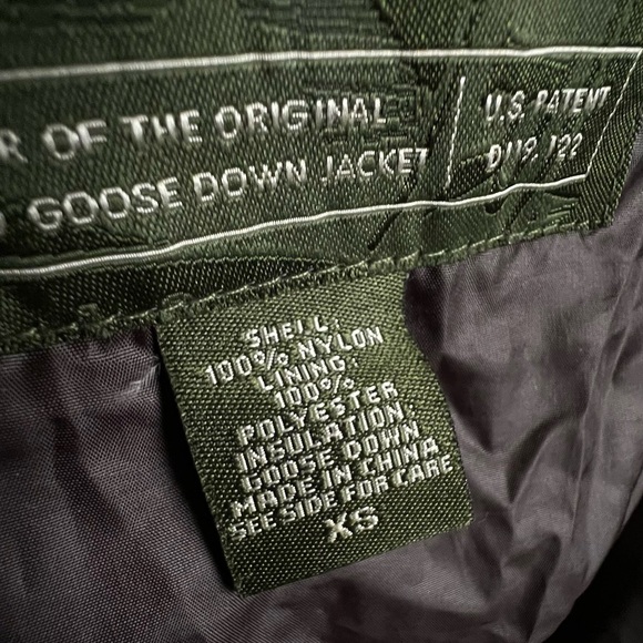 Eddie Bauer Goose Down Women's Puffer Jacket Dark Purple Size X-Small - Picture 10 of 15